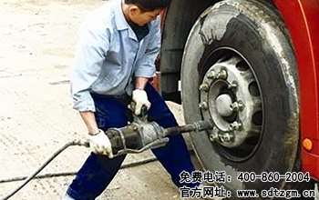 山東田中卡車養(yǎng)護(hù)搶修服務(wù)車快修輪胎更換、保輪