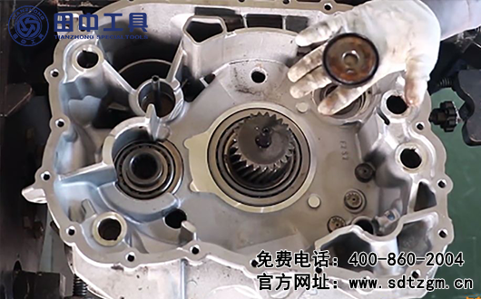 ZF16檔變速器拆卸，ZF變速箱維修工具